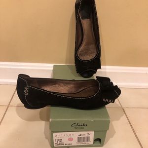 Women’s Clarks artisan black suede flats size 10